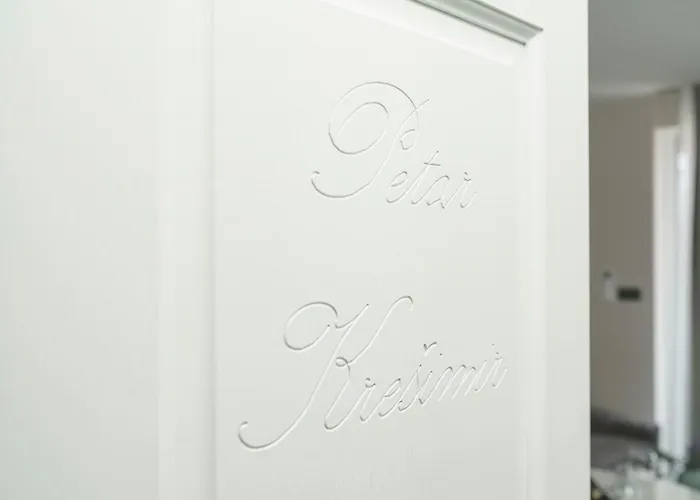 Luxury Maja Vodice * 斯里马